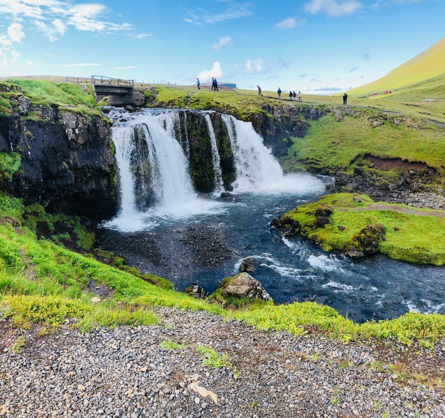 Vulkanisch geprägte isländische Naturlandschaft am Nordatlantik