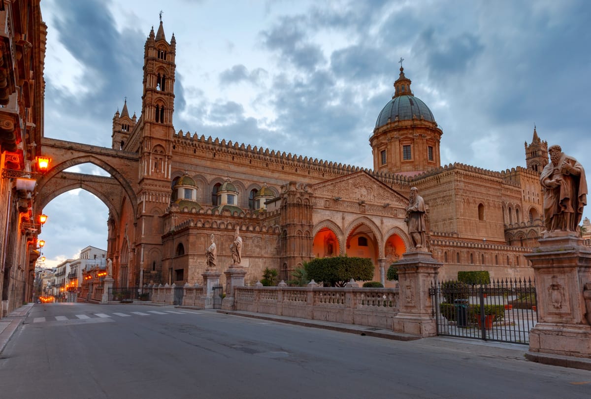Die Kathedrale von Palermo mit ihrer markanten Fassade