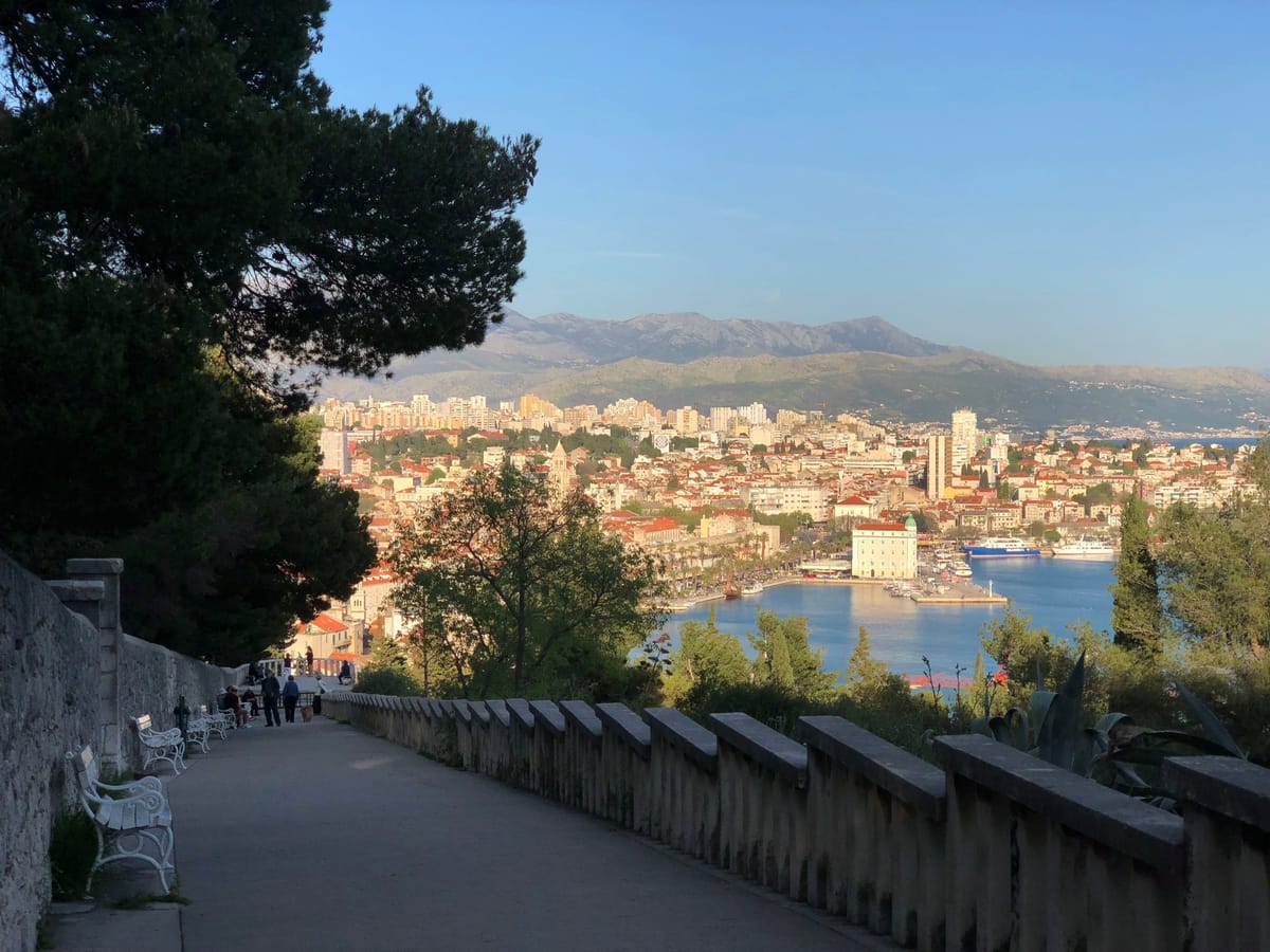 Blick vom Marjan-Hügel über die Altstadt und Bucht von Split